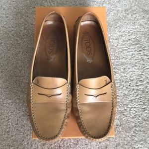 Tod’s Women’s Gommino Loafer - Tan - Size 39